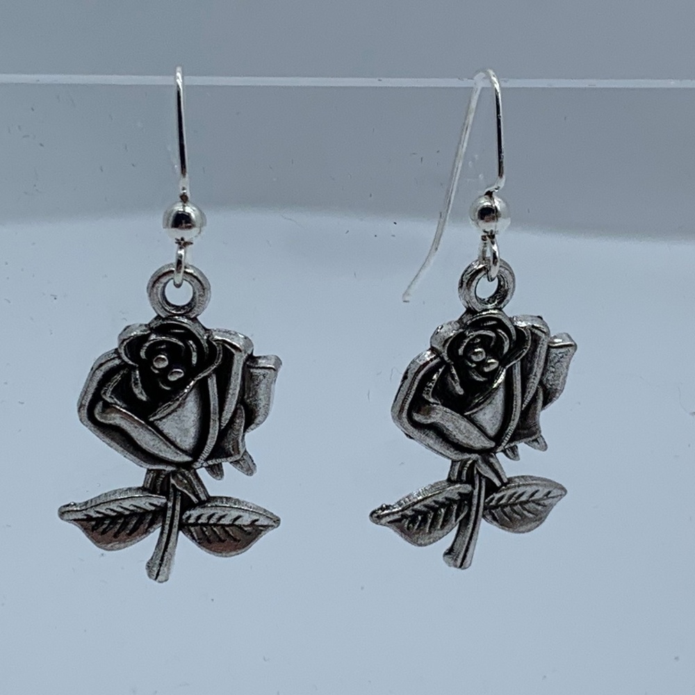 NWT. Handmade Rose Pierced Dangle Earrings in Silver Tone!